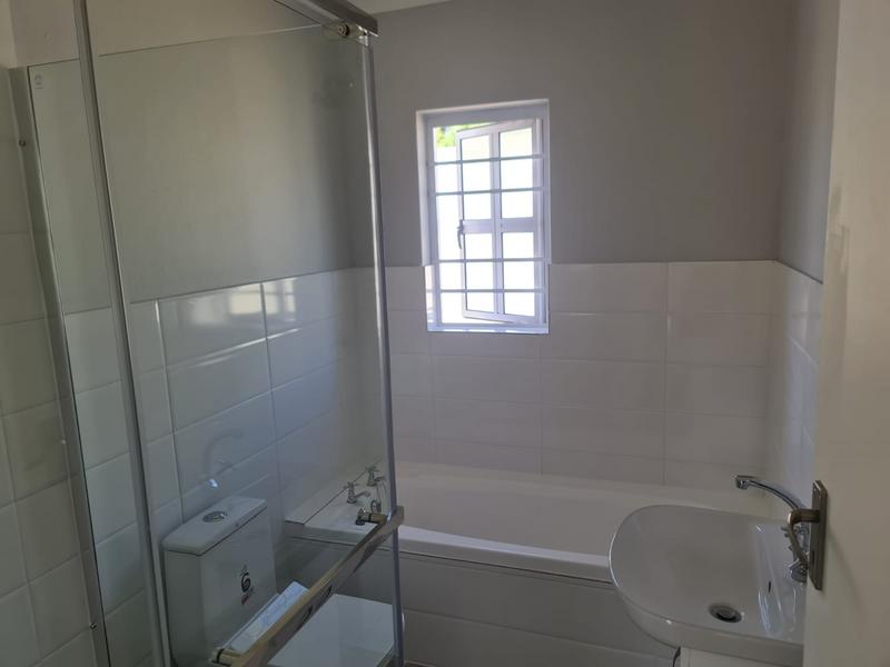 To Let 2 Bedroom Property for Rent in Oakglen Western Cape